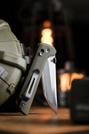 North Mountain Blade 2418-GR-5 crossbar lock detail copper steel knife