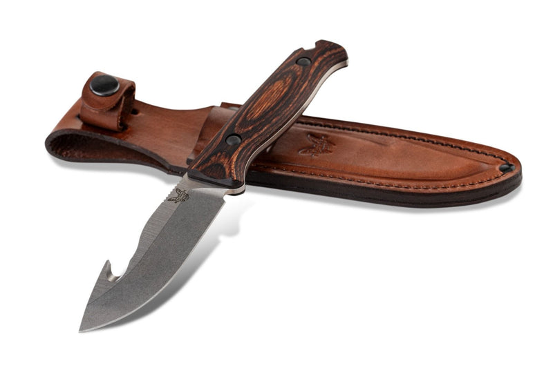 Benchmade 15004 Saddle Mountain Skinner Fixed Blade Knife 4.2in S30V Steel Blade w/ Gut Hook - Leather Sheath