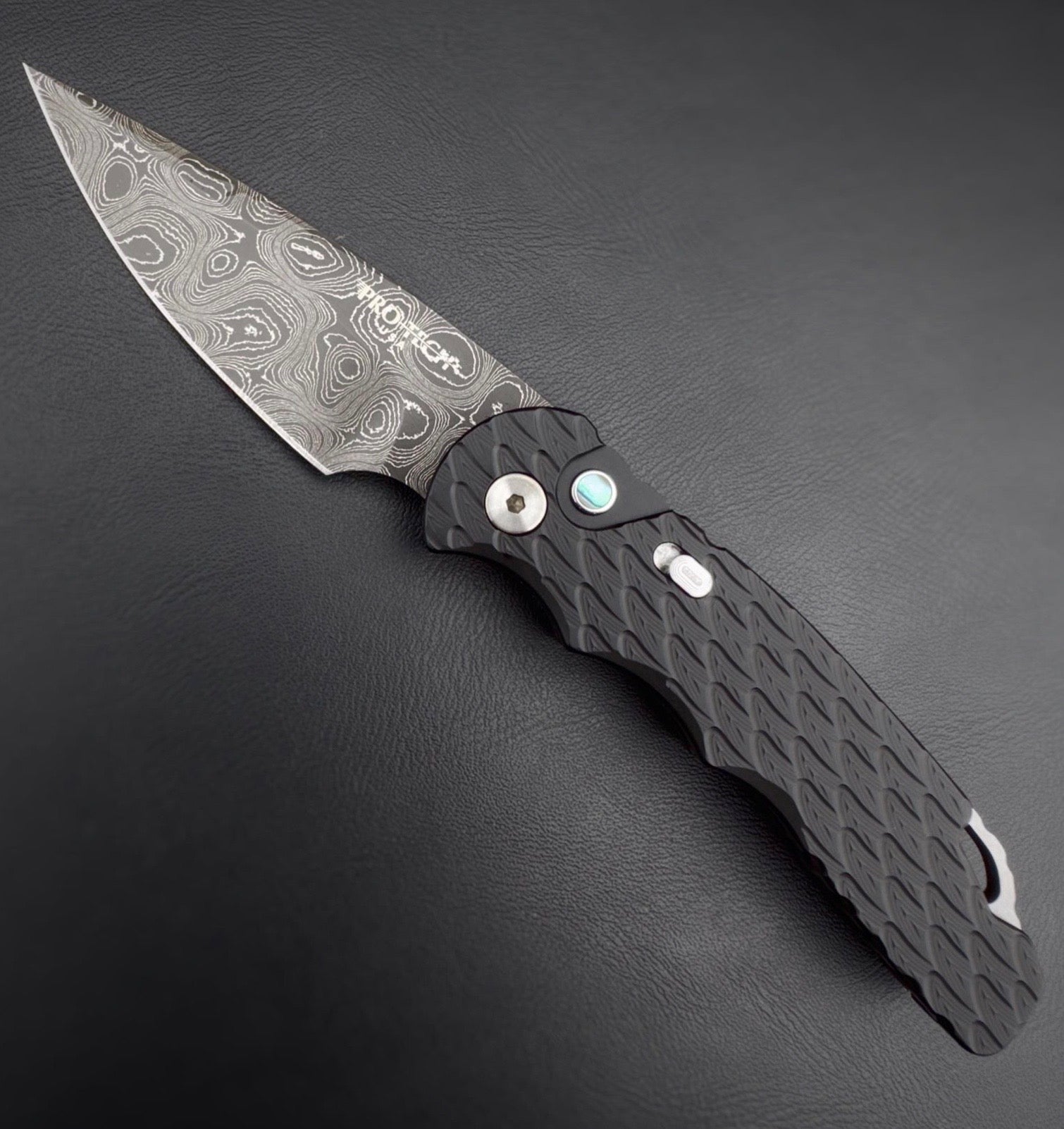 ProTech T530-Dama Tactical Response 5 Nichols Damascus Steel Blade Fea